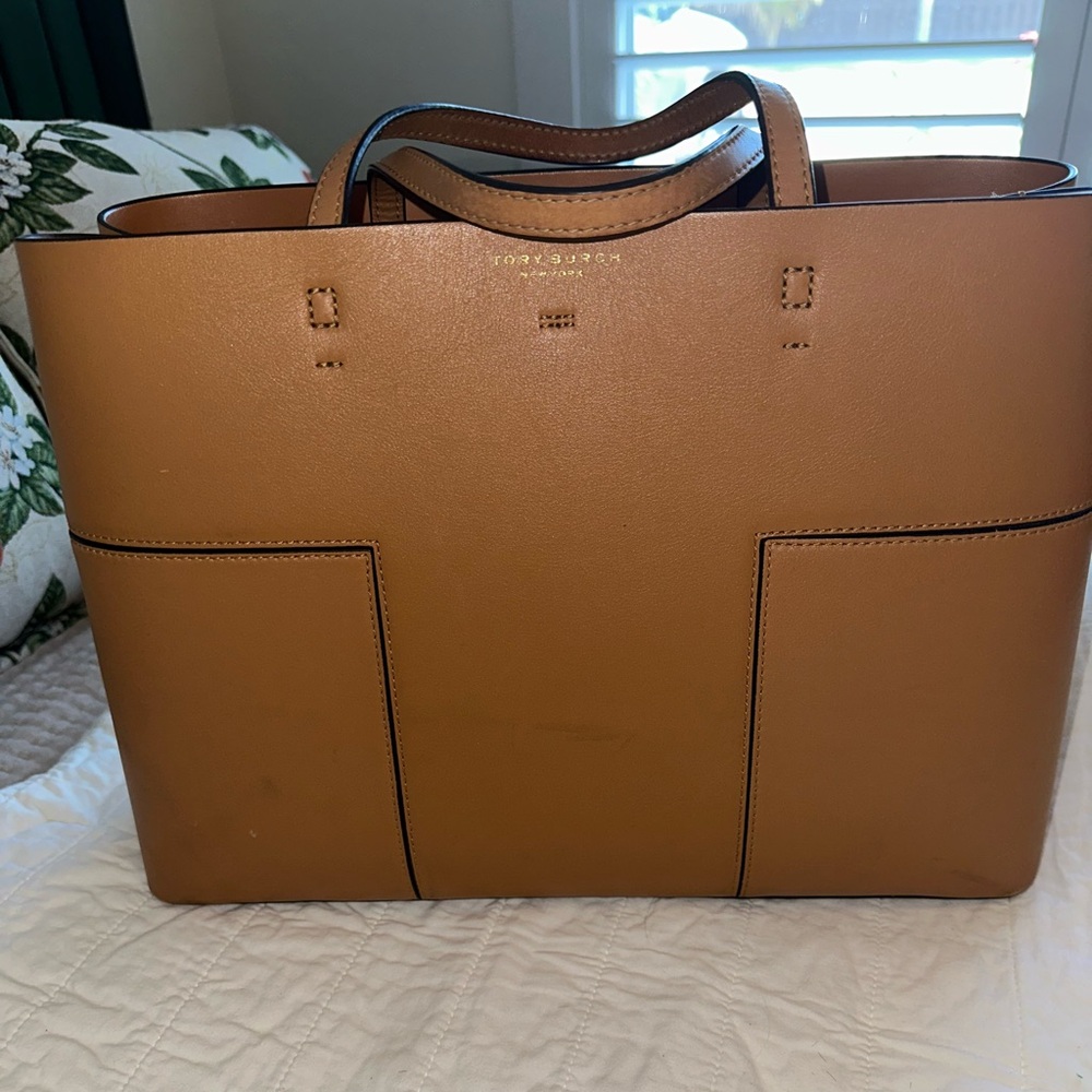 Excellent condition TORY BURCH tote